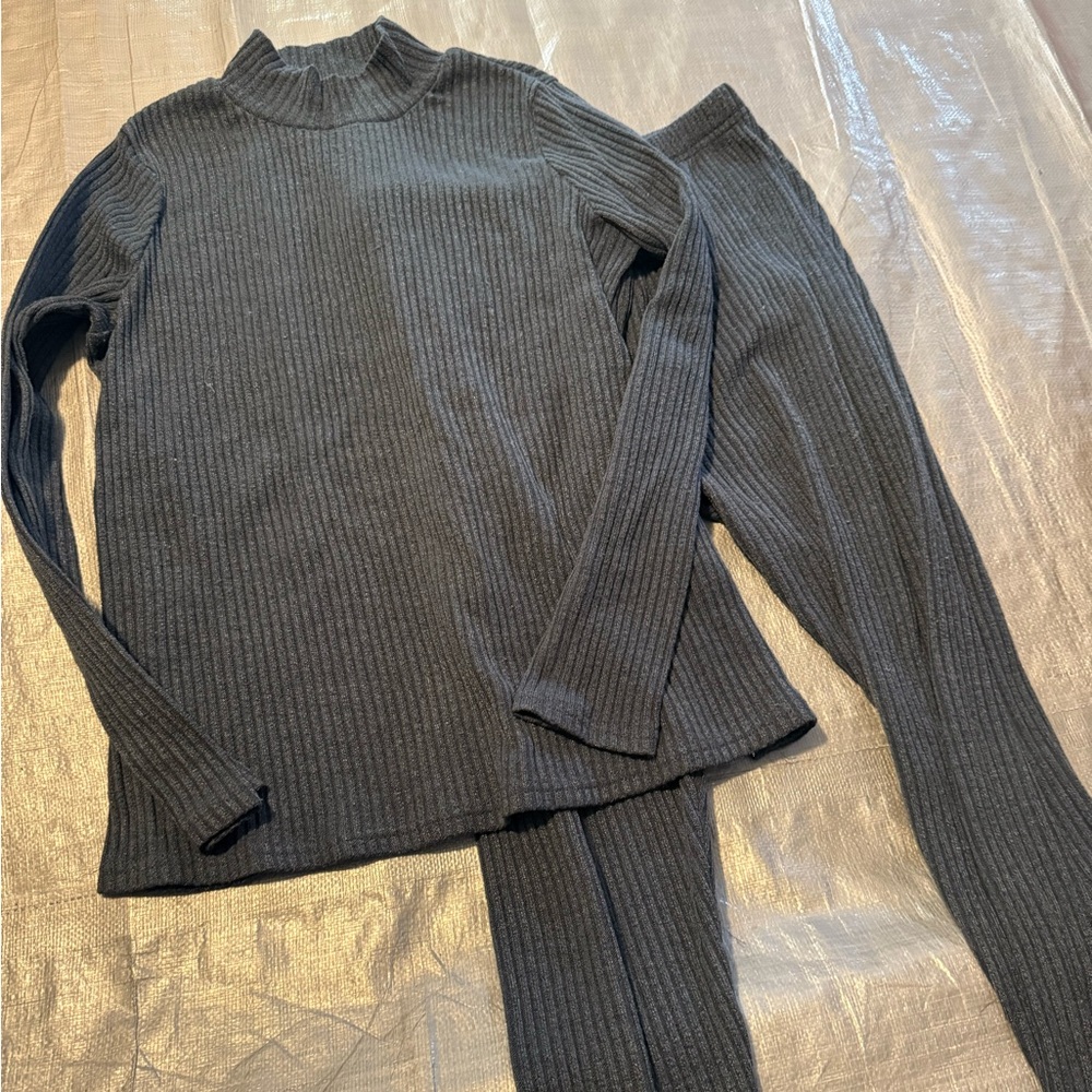 Women’s Gray Ribbed Set - Picture 2 of 3